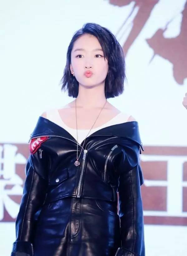 宋佳和杨幂穿衣搭配,杨幂宋佳靠一个发型变少女