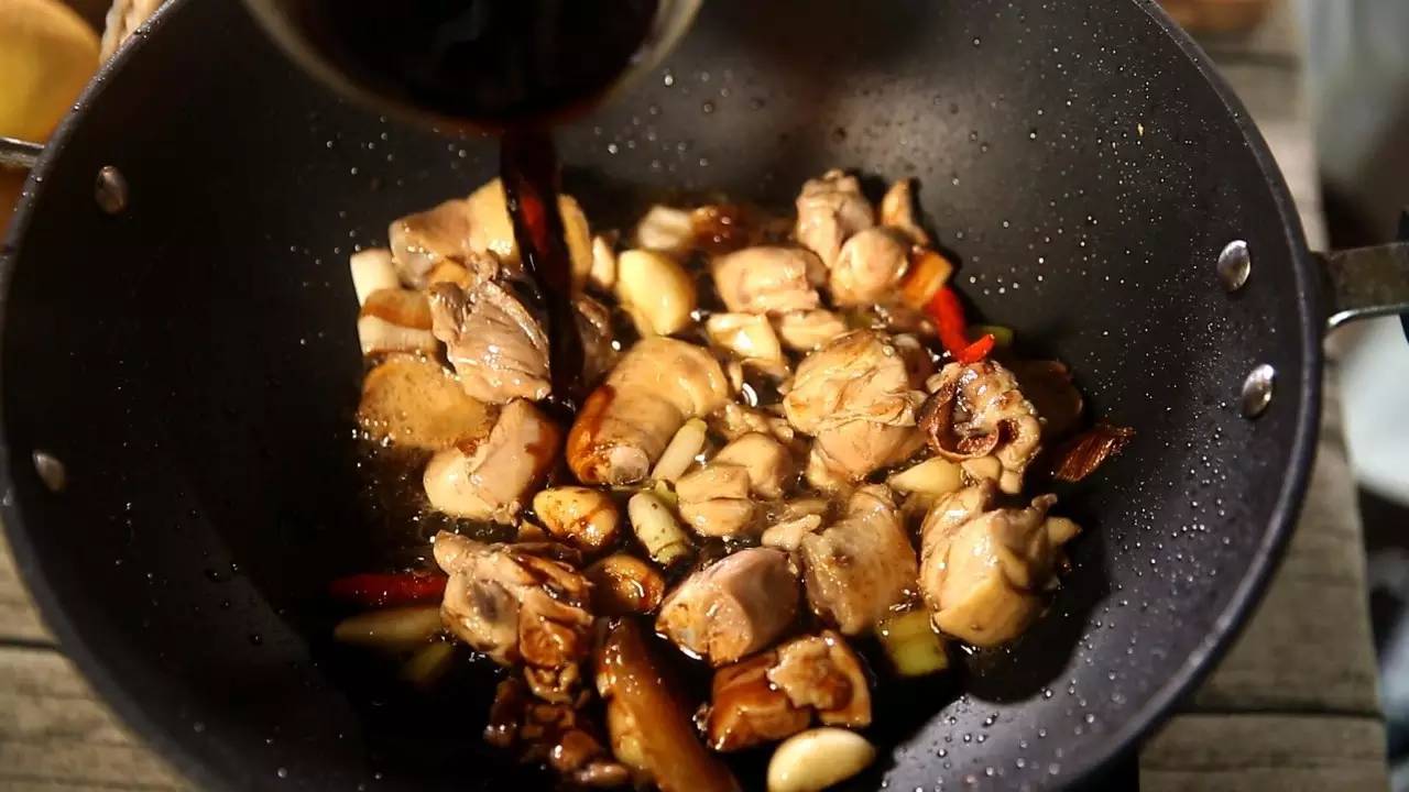 三杯鸡故事,三杯鸡的由来故事