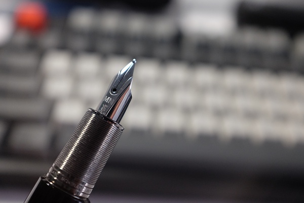 montblanc万宝龙钢笔限量款,万宝龙蛇头型钢笔