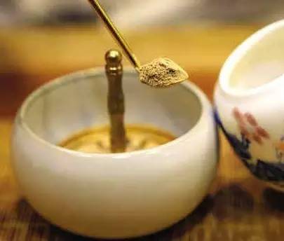 大牌香水浓香与淡香差距,大牌香水闻起来很贵