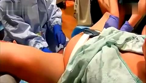 当宫缩来临时怎么才能缓解疼痛,当出现规律宫缩时该怎么呼吸