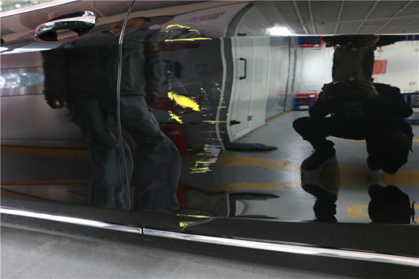 迈巴赫无痕修复,迈巴赫后保险杠喷漆