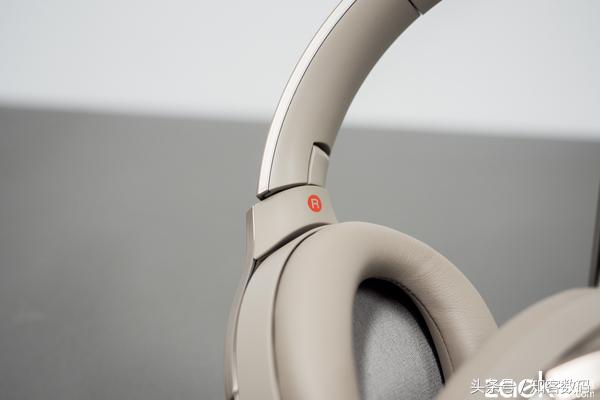 索尼MDR-1000X开箱：锁定BOSEQC35的劲敌