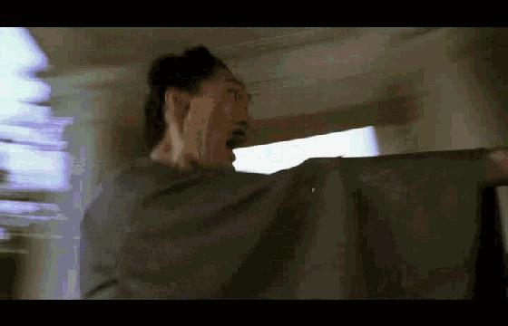 周星驰电影爱国片段,为什么周星驰每个镜头都很经典