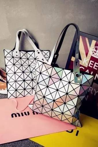 三宅一生当时面临什么问题,三宅一生主要是卖什么的