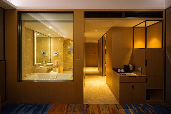 武汉依然繁华,武汉三个烟火气和浪漫的城市