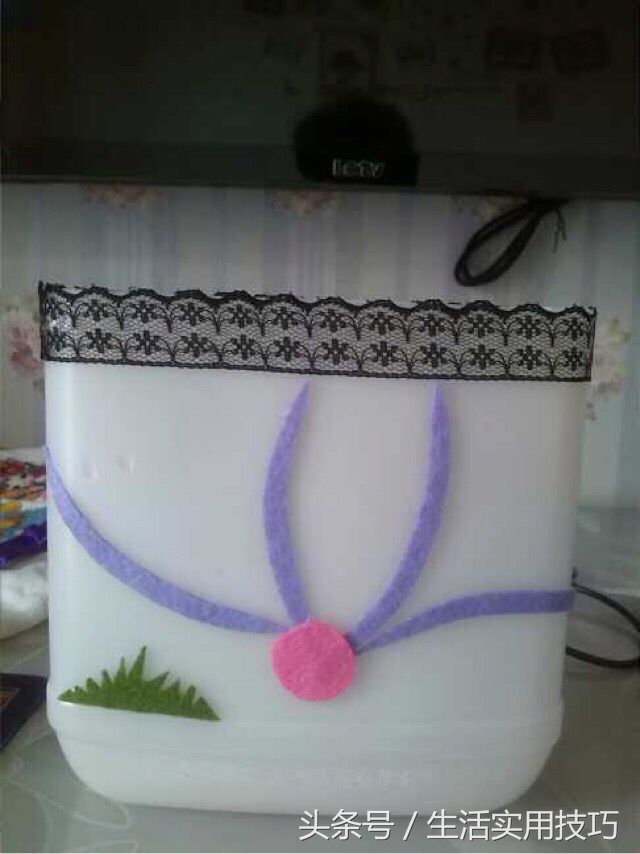 酱油桶怎么切割变花盆,塑料酱油瓶做花盆图片