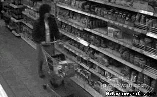 搞笑动态图：人见人爱的小萝莉