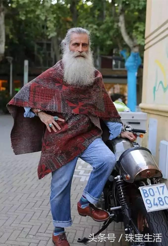 请不要用玻尿酸陪伴你年老的岁月，要用就用珠宝！