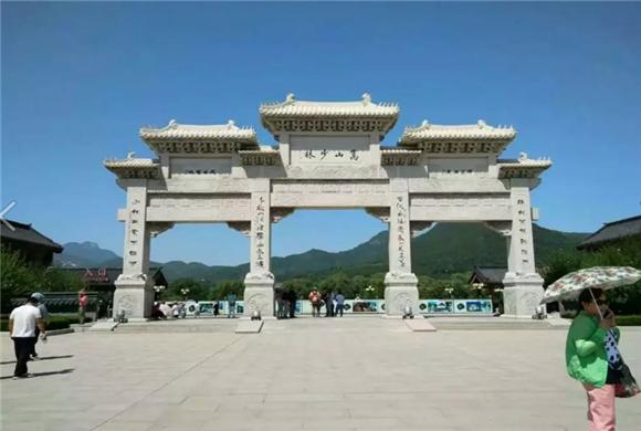 百万富翁费尽心思拍摄嵩山风景，只为“博红颜一笑”？