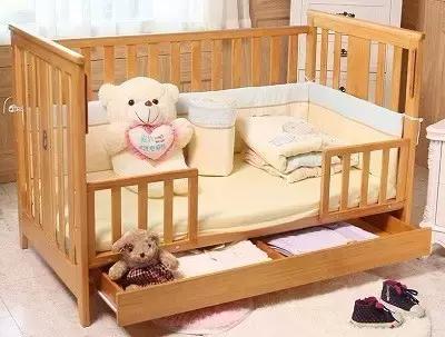 给6个月以上的宝宝挑选婴儿床,如何给宝宝选择安全的婴儿床