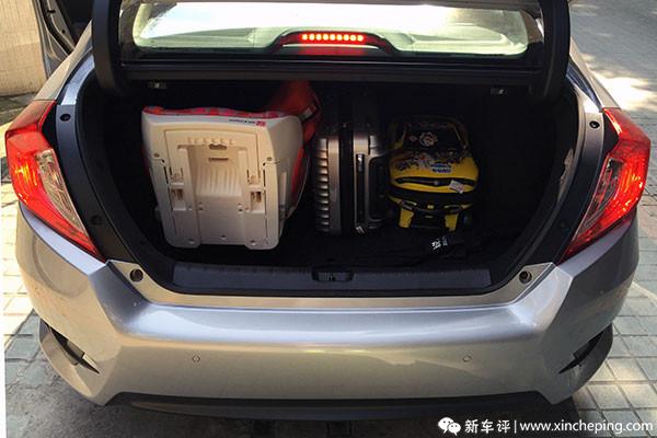 第十代思域第一批车主,恭喜儿子喜提新车十代思域