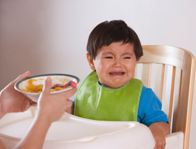 孩子食物过敏需要吃药吗,孩子食物过敏要不要去幼儿园