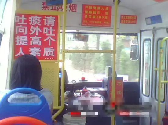 吐出的痰是什么物质,痰是怎么从嘴里吐出来的