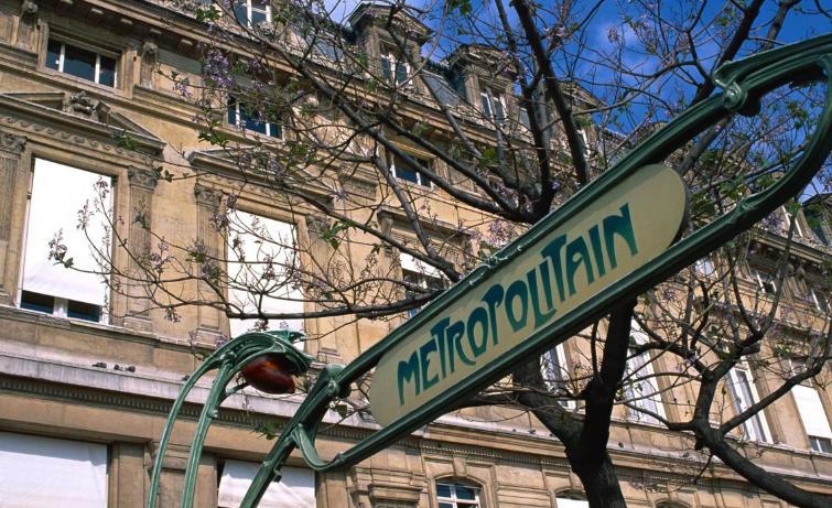 娉曞浗浜哄浣曞害杩囦粬浠殑闂叉殗鏃跺厜,璋堣皥娉曞浗浜虹殑鐢熸椿