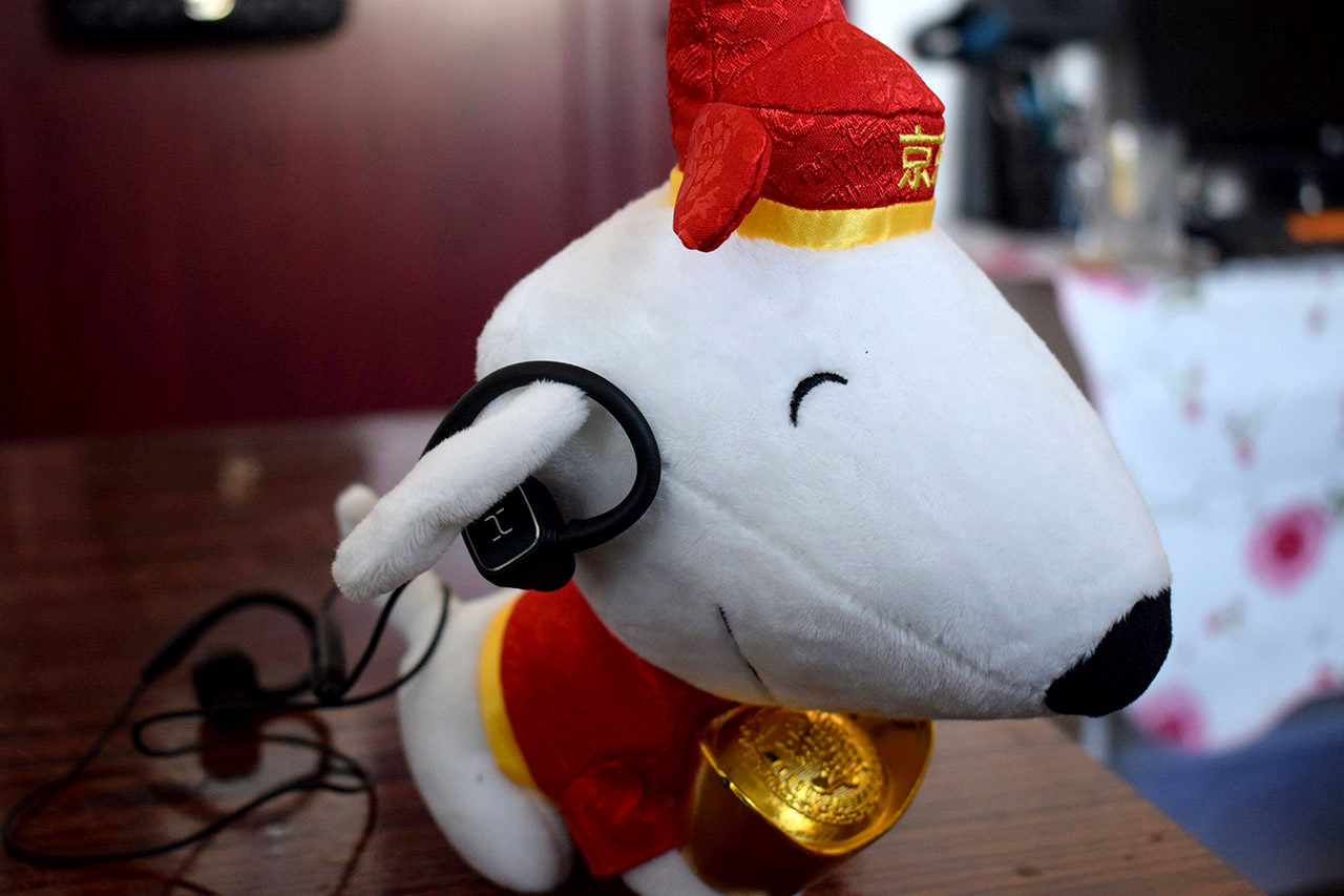 极米让我玩百元耳机玩磁吸Haylou-H1蓝牙耳机体验