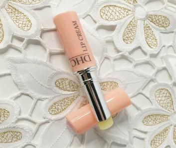 嘴唇起皮如何护唇,嘴唇干裂起皮没有唇膏解决方法