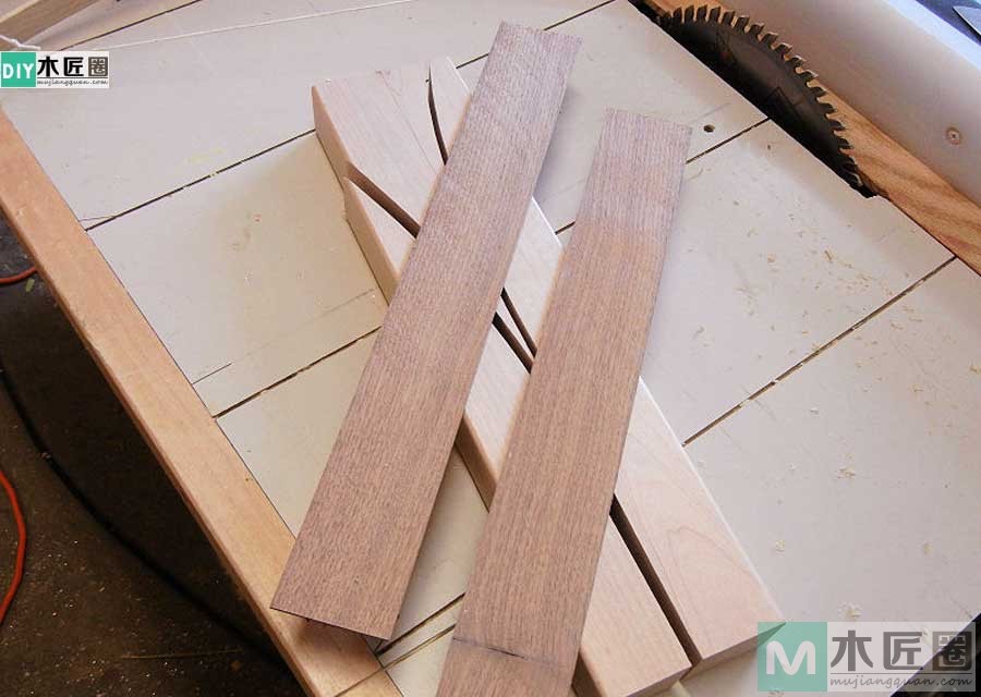 如何diy花瓶,怎样用塑料瓶做插花的花瓶