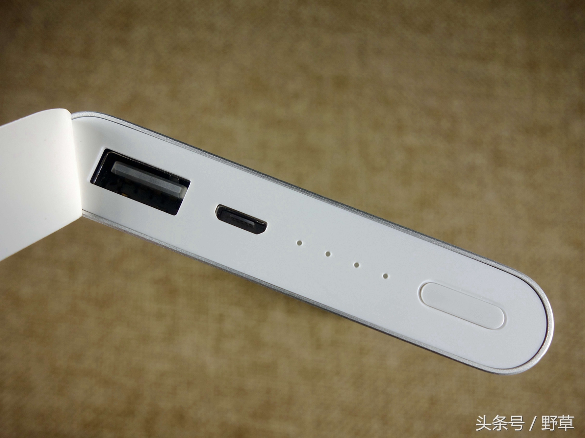 小米移动电源2按键功能,小米移动电源2和3区别