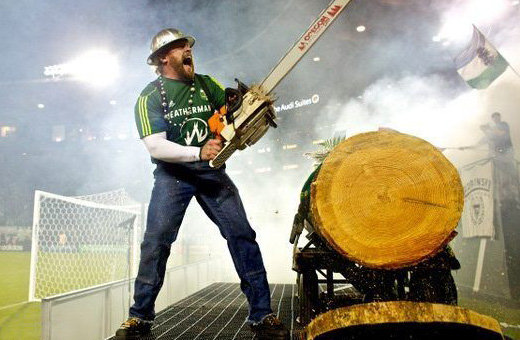 足坛最酷吉祥物,丑出新高度的狗