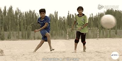 足球场上的体育精神,足球体育精神感人瞬间