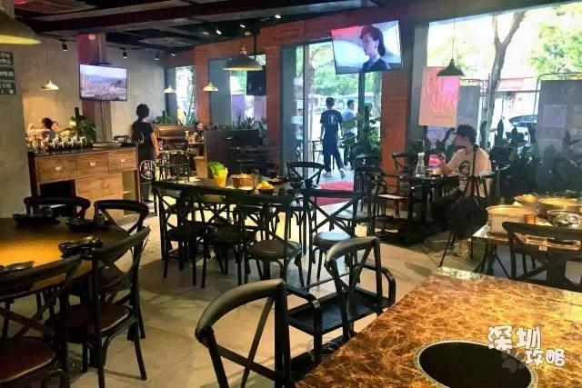 我以为这是一家有格调的酒吧，谁知道老板让我“*鸡叫**”