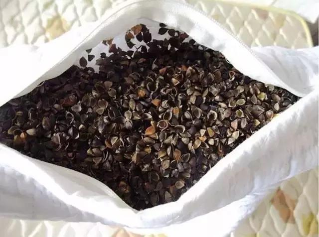 什么牌子的乳胶枕头睡觉舒服,两个枕头怎么放睡觉舒服