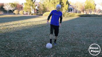 足球1v1防守技能训练多种方法,足球防守技巧与套路图解