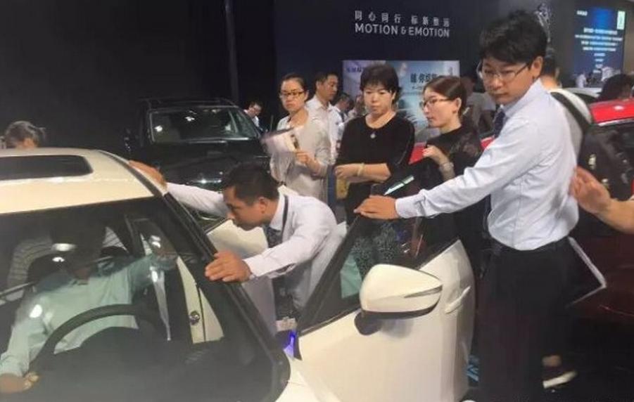 真相:4S店销售顾问是个“好演员”,销售总监是个“大导演”