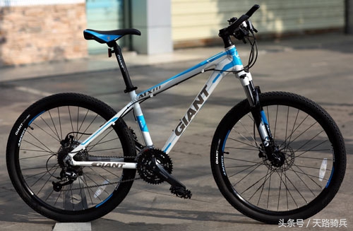 自驾318川藏线性价比最高的车型,318川藏线自驾游车型