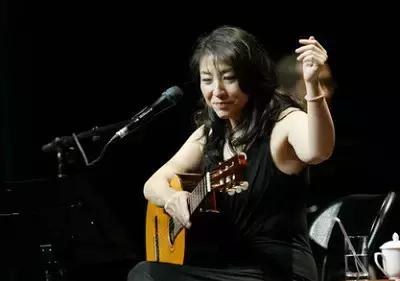 霓虹中的BossaNova这是我最后一次听小野丽莎