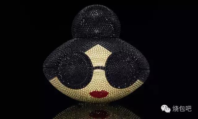唯物｜情人节倒计时，去看50个潮牌出的超级碗纪念球，独一无二