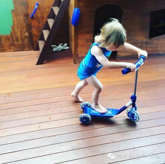 八块腹肌的小怪兽,腹肌小怪兽