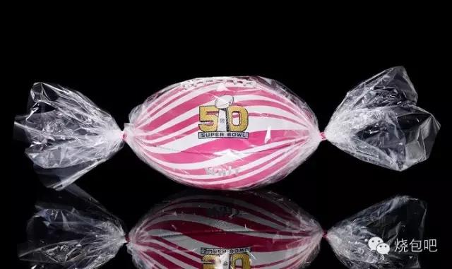 唯物|情人节倒计时,去看50个潮牌出的超级碗纪念球,独一无二
