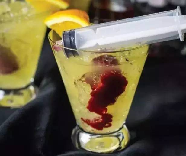 万圣节尖叫鸡尾酒,无酒精鸡尾酒万圣节