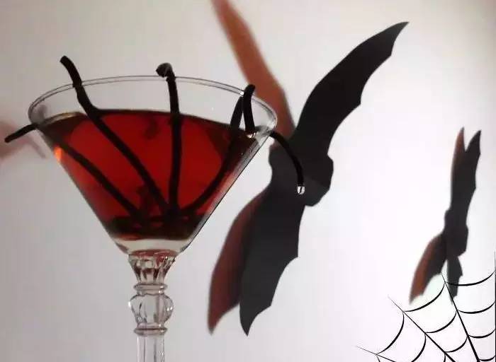 惊声尖叫万圣节|如何用一杯鸡尾酒迅速进入邪魅狂狷世界？