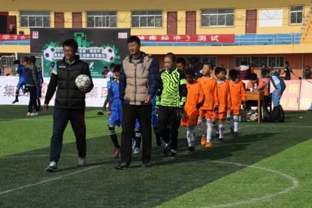 精彩的青少年足球比赛视频,厉害了参赛队伍高分拿下一等奖