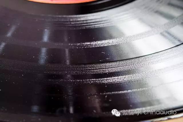 最原始黑胶唱片制作过程,原来黑胶唱片是这么做出来的