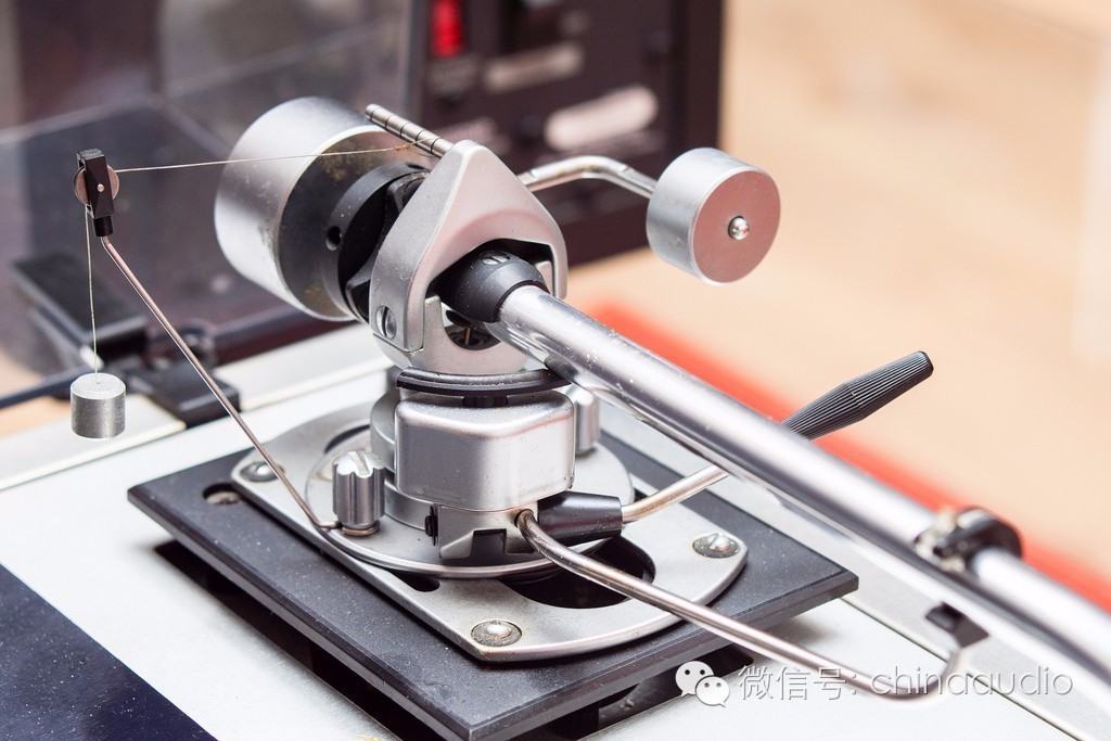 最原始黑胶唱片制作过程,原来黑胶唱片是这么做出来的