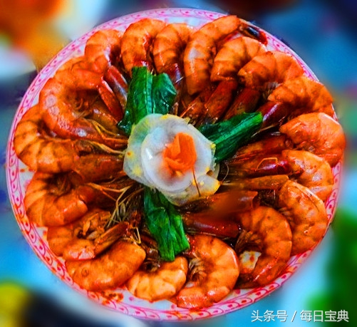 舌尖上的龙虾,品尝正宗龙虾美食的感受