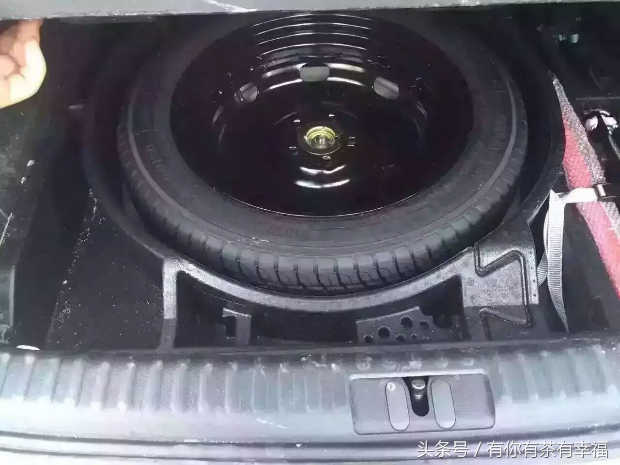 大众途观2014款1.8t豪华版2驱,2013款大众途观1.8tsi四驱菁英版