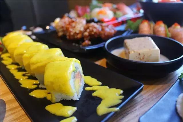 潮牌大叔开在厦门的平价日料店！吃一碗来自墨尔本の销魂牛舌饭~