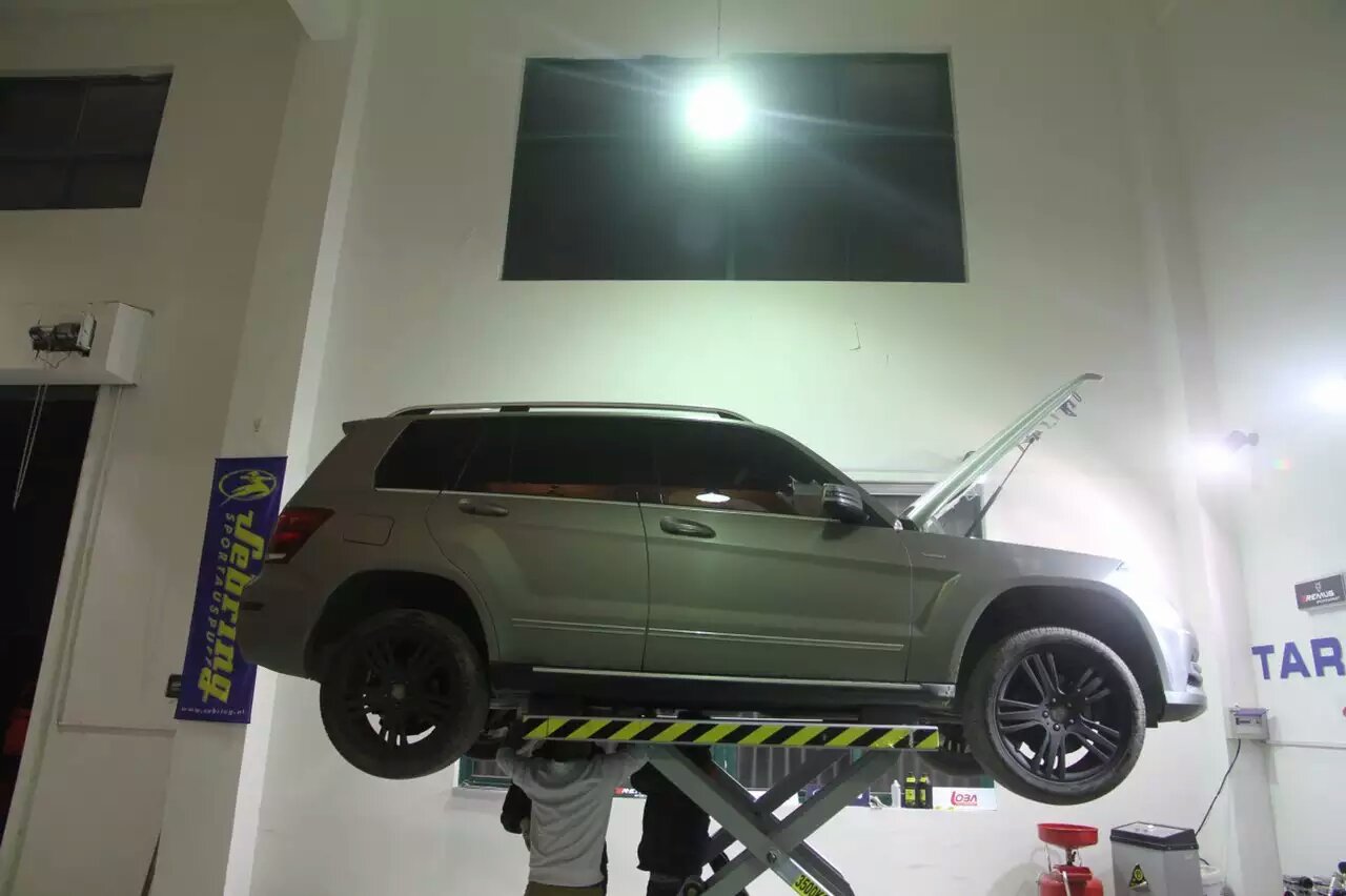 奔驰glk改装多媒体,奔驰glk改装竖条中网