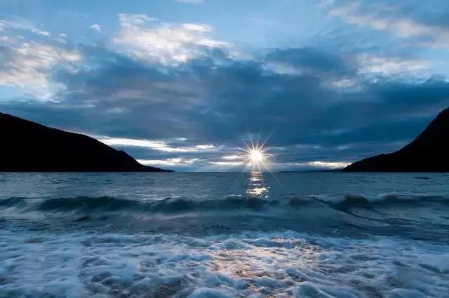 最清澈的湖泊贝加尔湖,贝加尔湖畔深沉而悠远