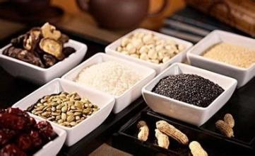 治疗脱发时找医生注意什么,脱发的原因及治疗方法你了解了吗