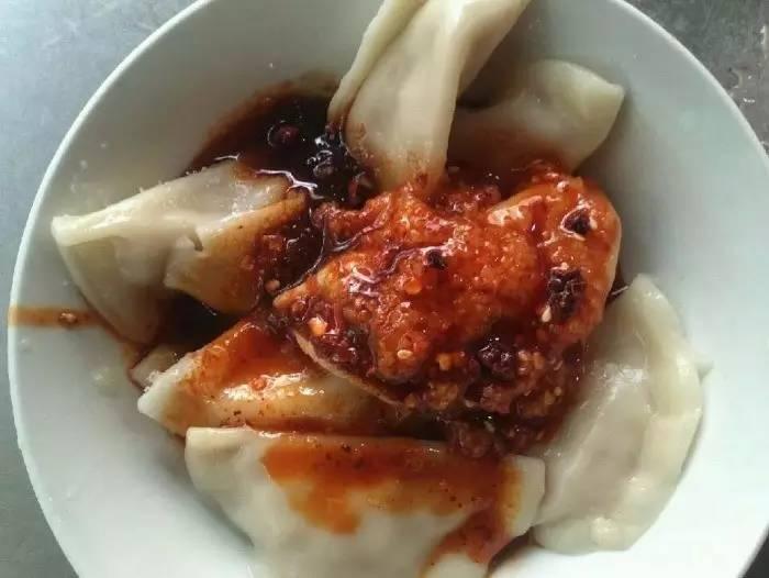 成都的一群面痴,拿出了他们珍藏的42碗好面,服不服吃了就知道