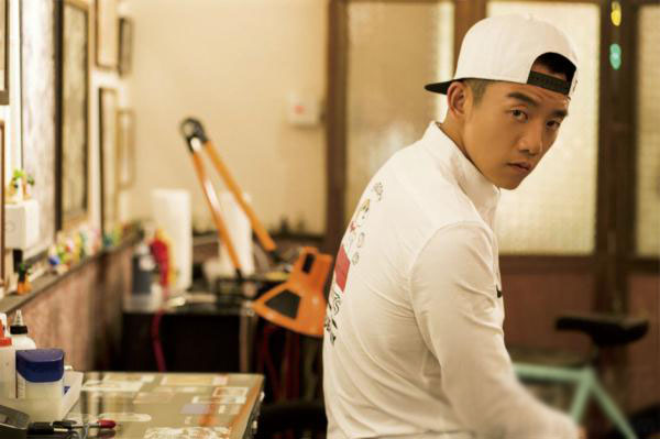 袁姗姗穿尖头靴,袁姗姗郑恺雪地靴