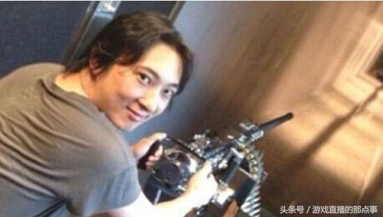 新愁还是旧恨?王思聪一喷四:LOL主播垃圾,冯小刚恶心