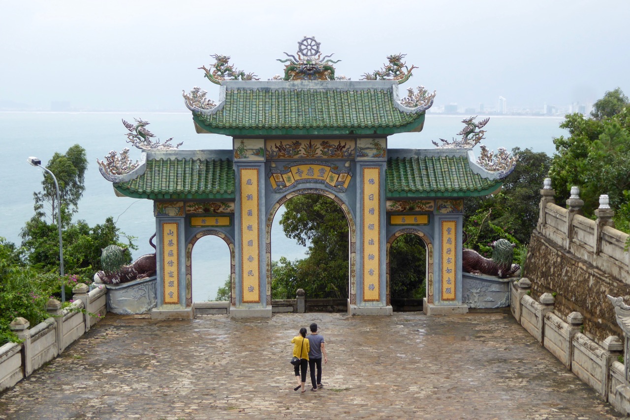 越南岘港,越南乌云密布暴雨