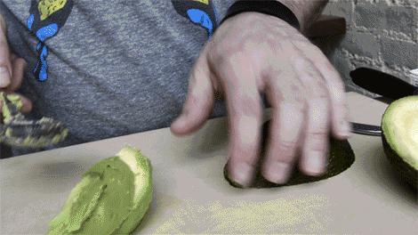 香蕉应该怎样剥,剥香蕉从哪里剥